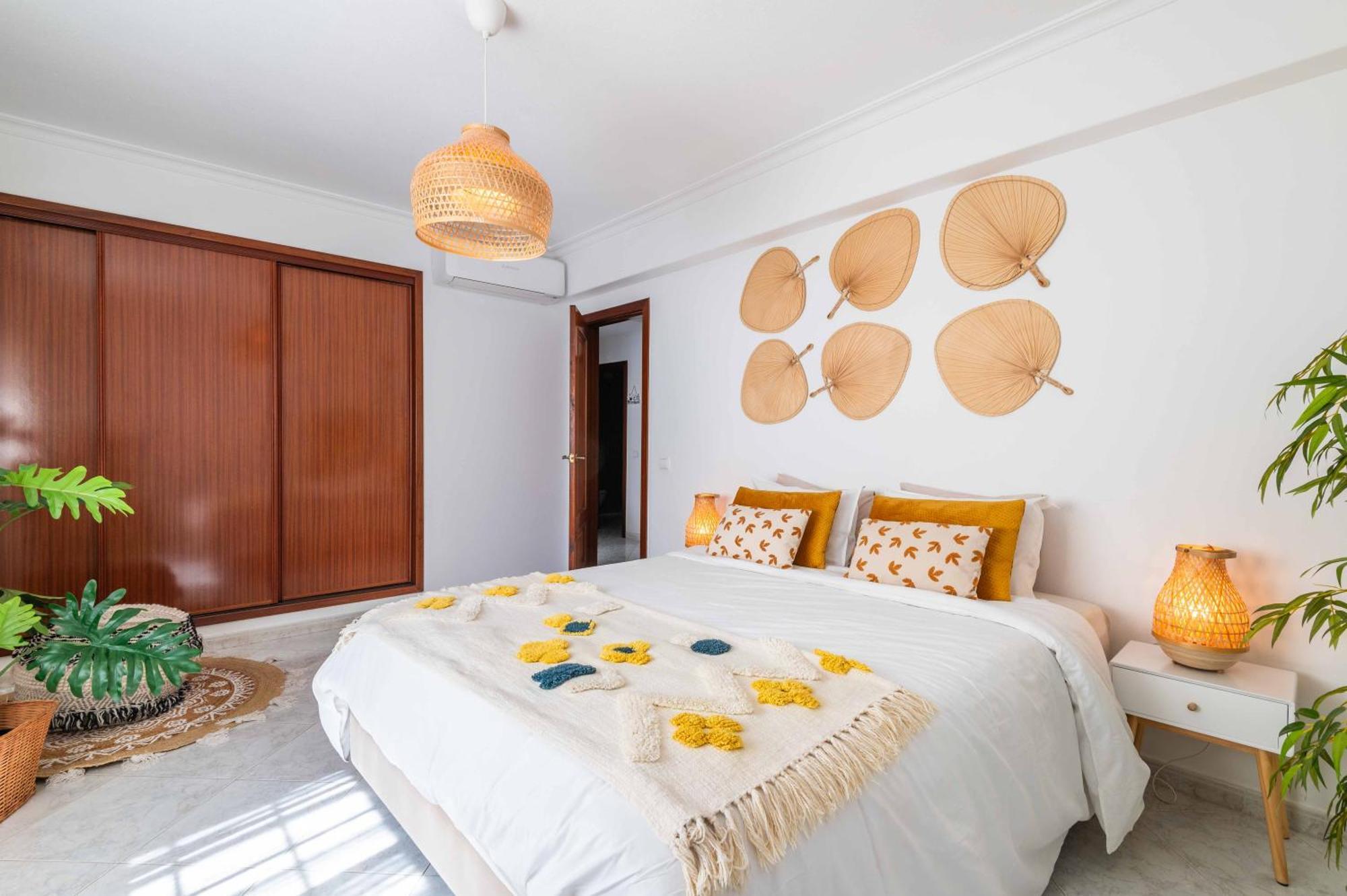 Flat With Ac, Wifi, Netflix, Balcony - 3 Min From The Beach